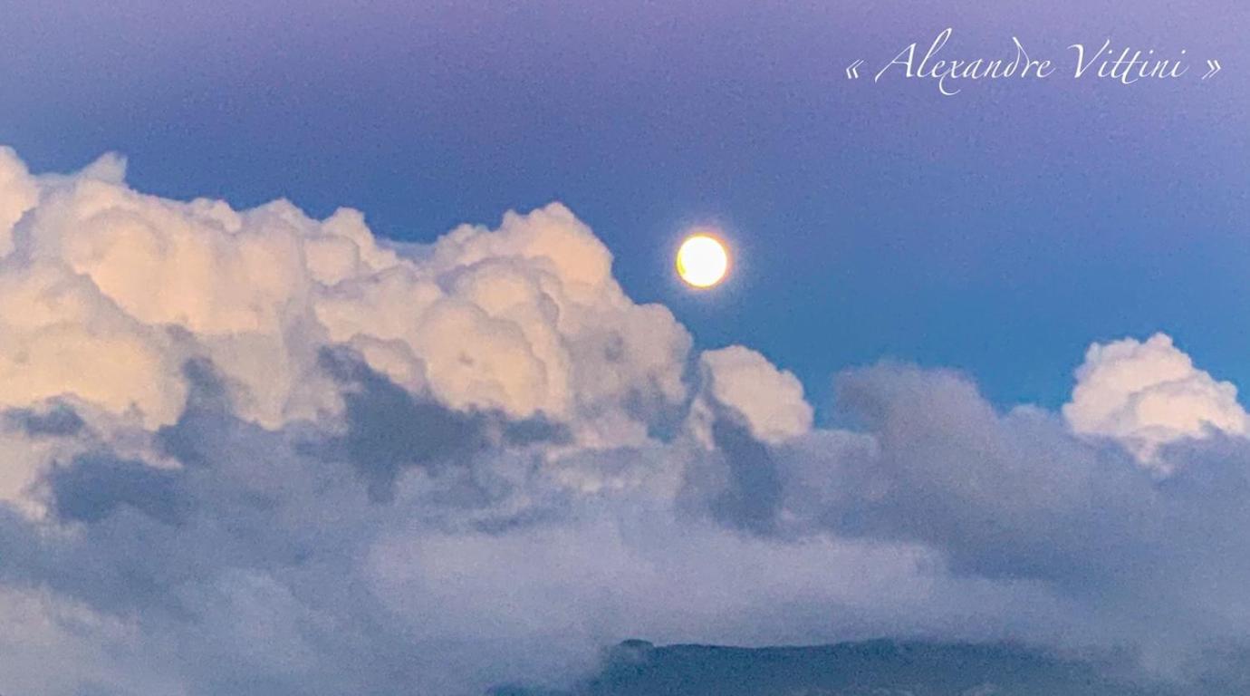 Nuits Magiques Au Village Entre Mer Et Montagnes Bigorno Esterno foto